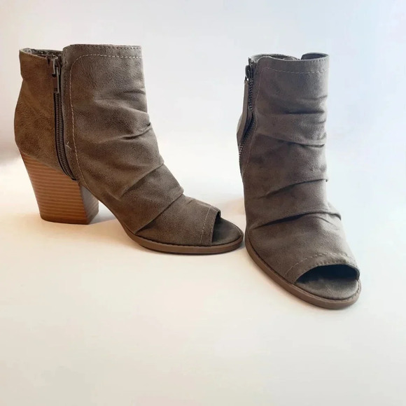 Charming Charlie Open-Toe Ankle Booties Size 7 Color Taupe Heel 3" Inside Zipper - Picture 1 of 9